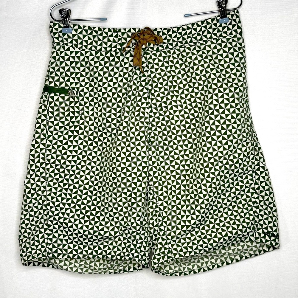 Patagonia Warfarer Board Shorts Green Ivory Lightweight Side Zipper Pocket Sz 32